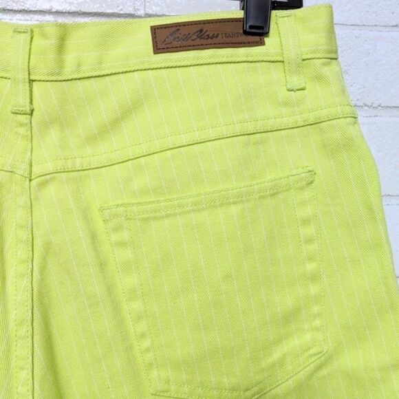 VINTAGE High Rise Yellow Mom Jean Shorts 12 - Picture 7 of 8